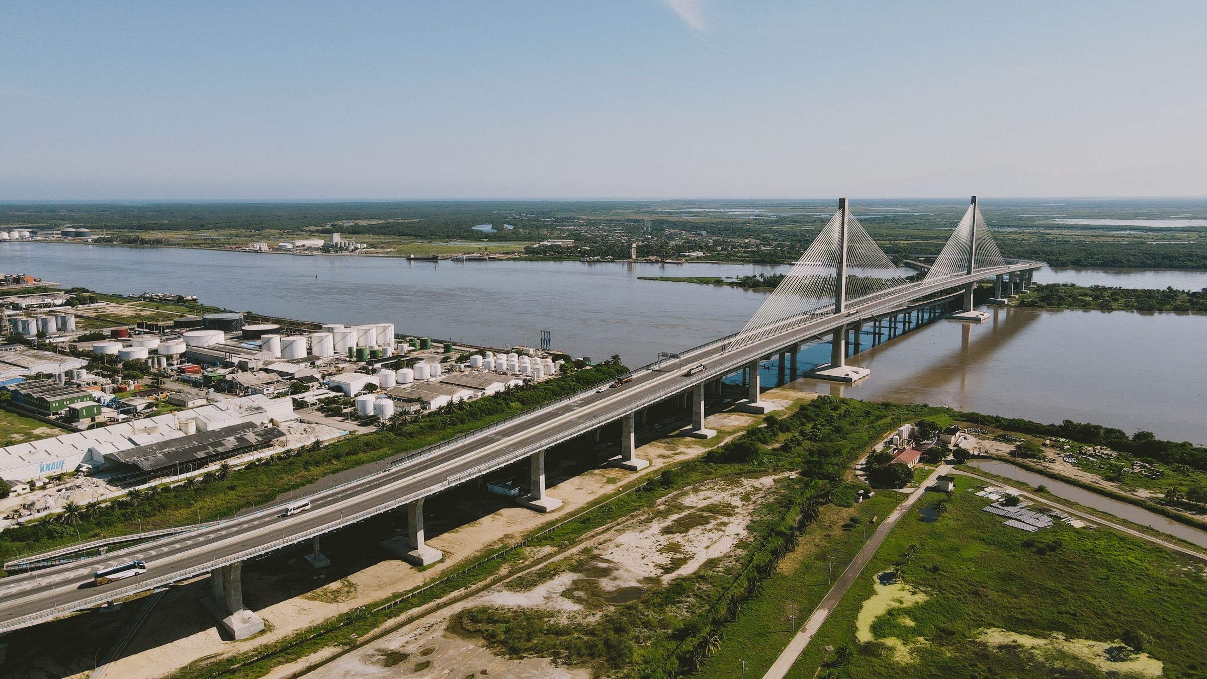Puente Pumarejo sobre el río Magdalena en Barranquilla